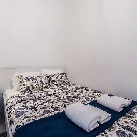 Santos Neighborhood Apartment *